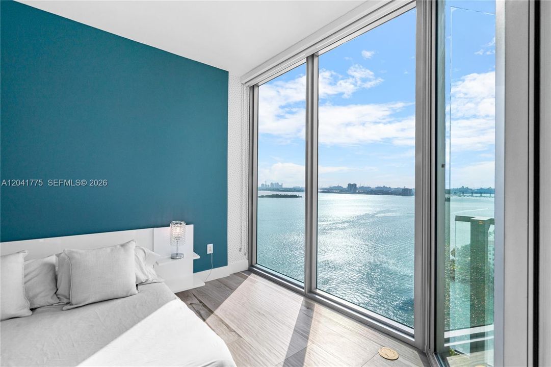 For Rent: $4,500 (2 beds, 2 baths, 944 Square Feet)