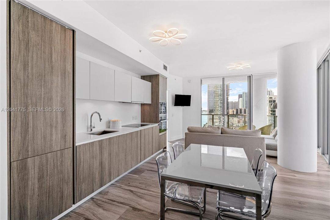 For Rent: $4,500 (2 beds, 2 baths, 944 Square Feet)