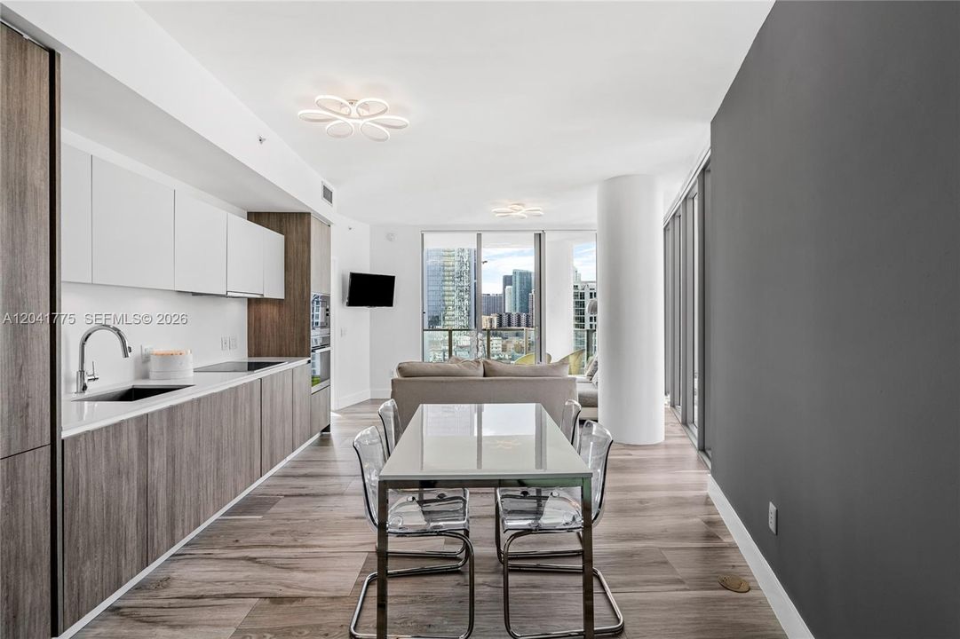 For Rent: $4,500 (2 beds, 2 baths, 944 Square Feet)