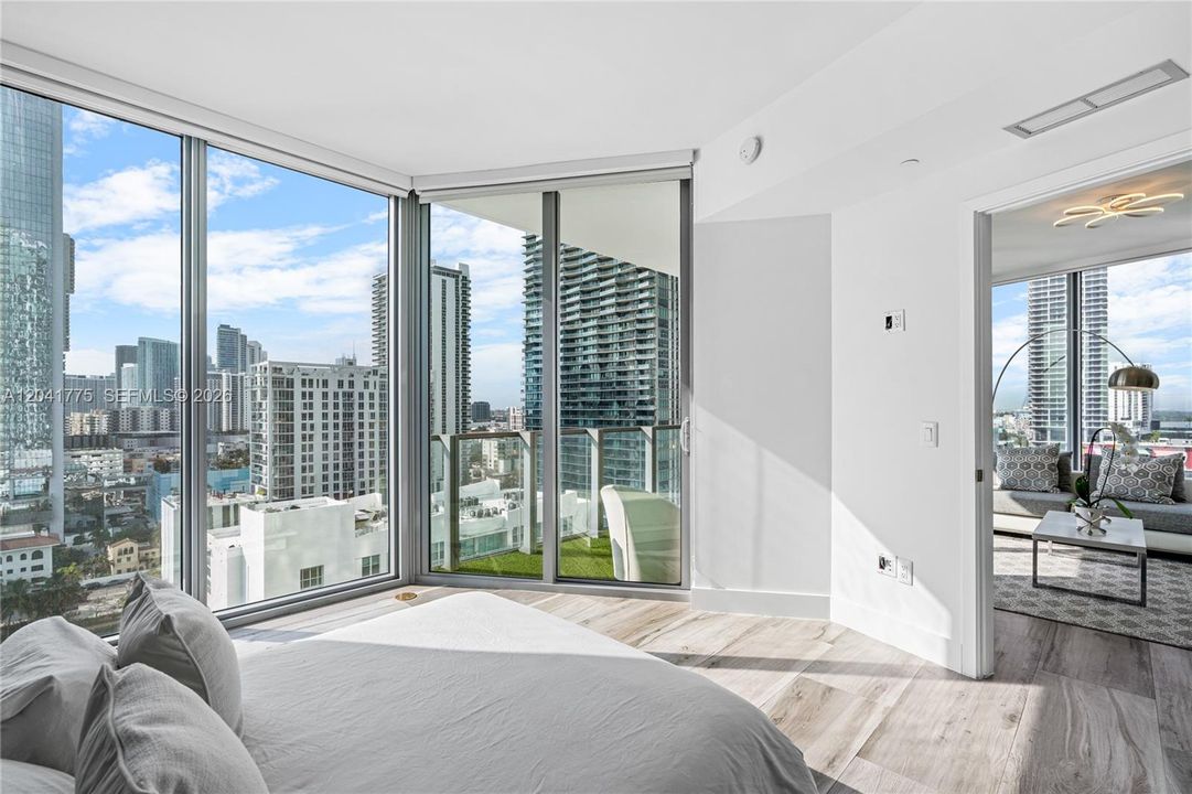 For Rent: $4,500 (2 beds, 2 baths, 944 Square Feet)