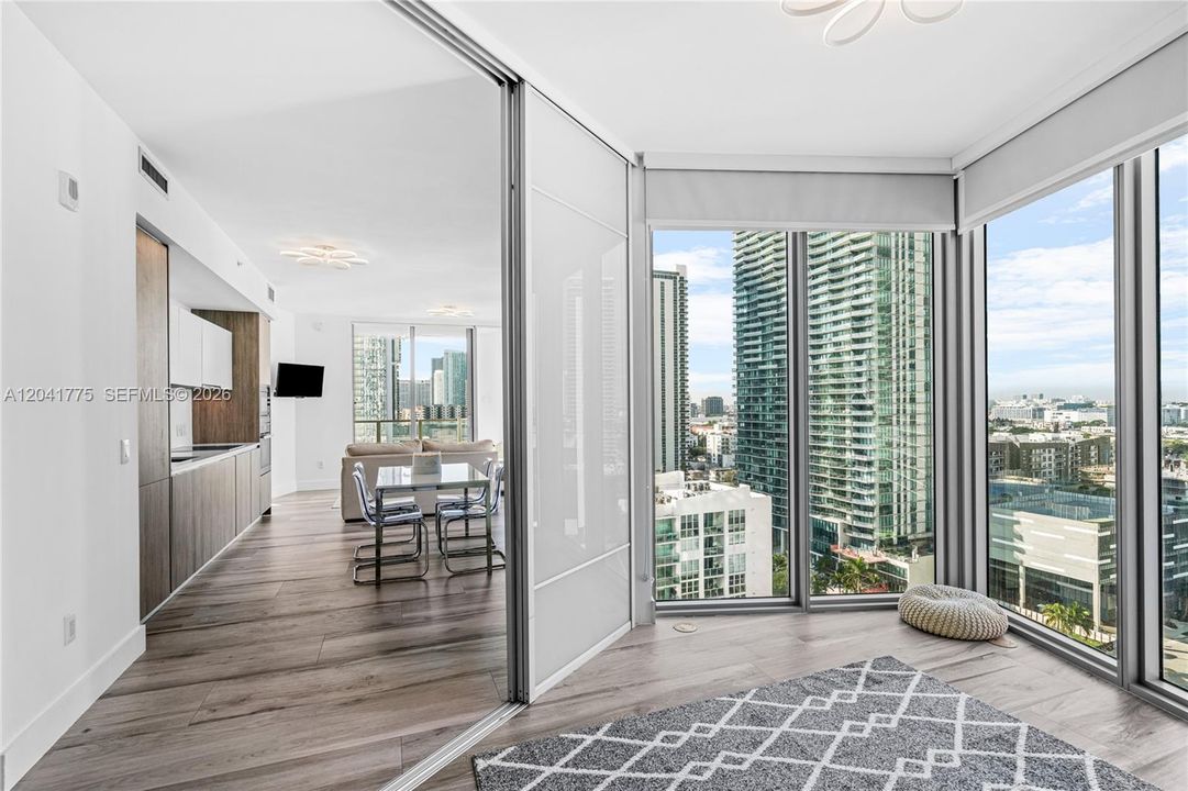For Rent: $4,500 (2 beds, 2 baths, 944 Square Feet)