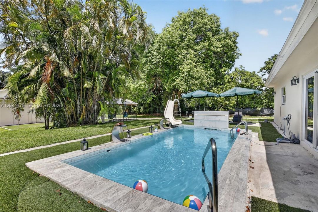 На продажу: $2,259,000 (0 спален, 0 ванн, 2400 Квадратных фут)