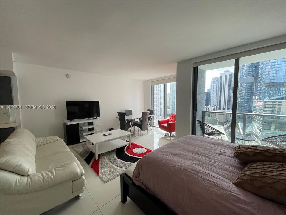 For Rent: $2,600 (0 beds, 1 baths, 551 Square Feet)