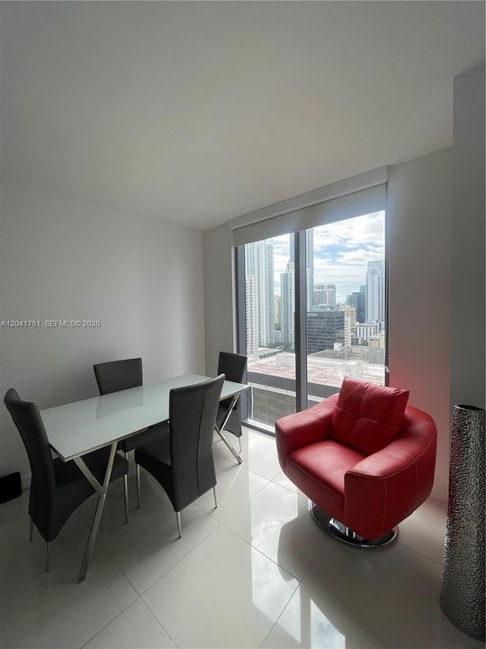 For Rent: $2,600 (0 beds, 1 baths, 551 Square Feet)