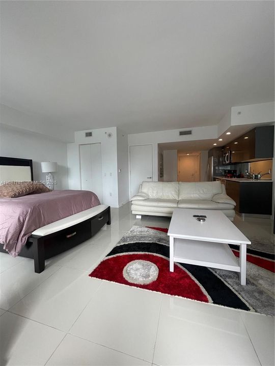 For Rent: $2,600 (0 beds, 1 baths, 551 Square Feet)