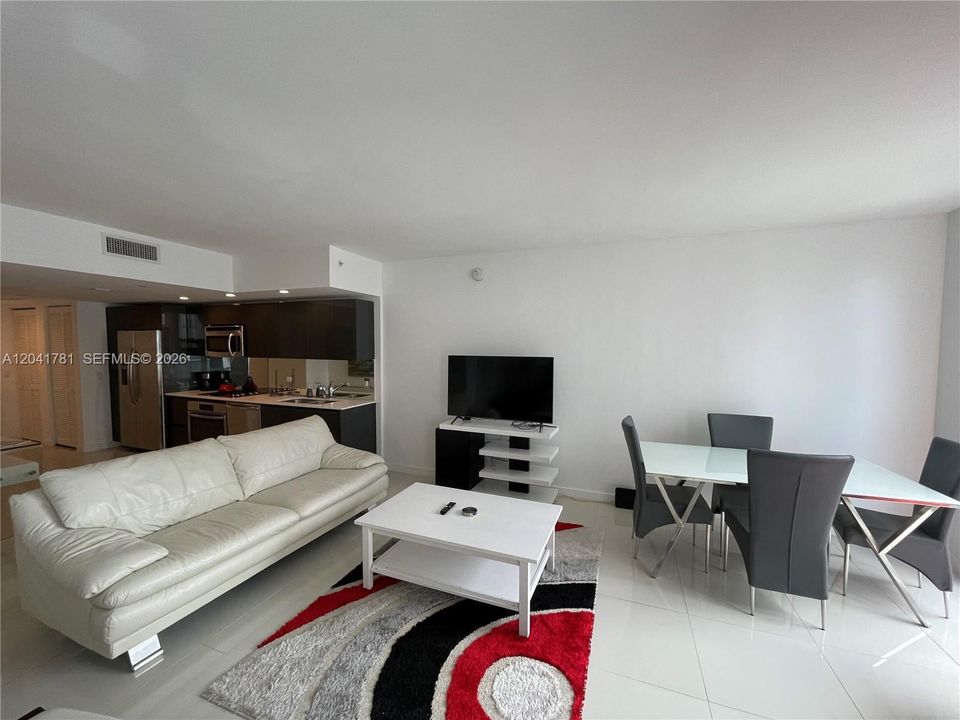 For Rent: $2,600 (0 beds, 1 baths, 551 Square Feet)