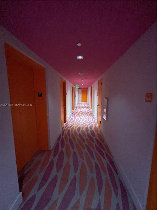 For Rent: $2,600 (0 beds, 1 baths, 551 Square Feet)