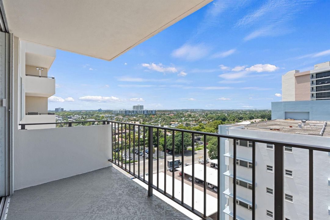Balcony with Intracoastal views