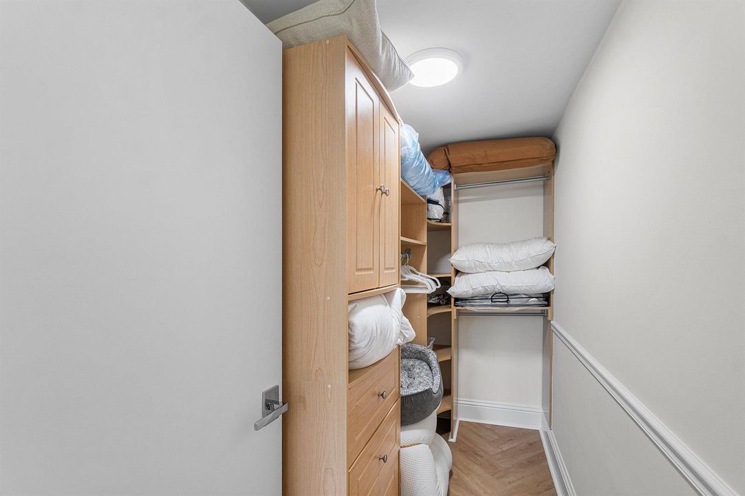 GUEST WALK IN CLOSET