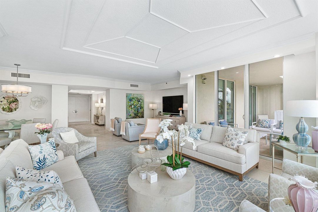 SPACIOUS GREAT ROOM
