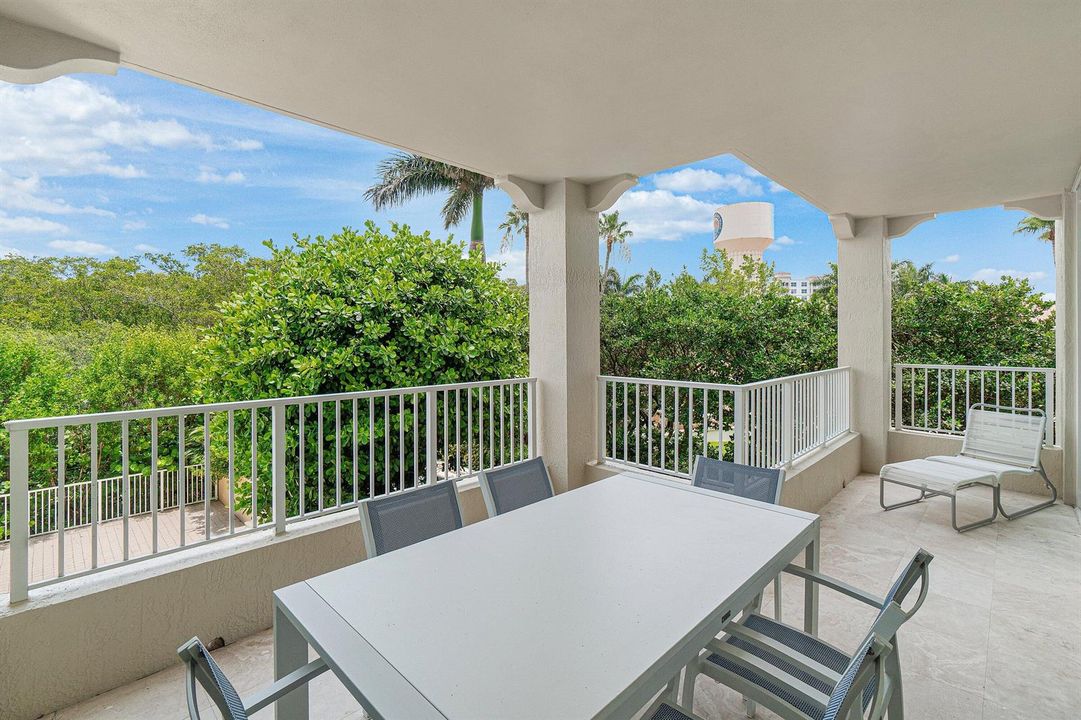 2 PRIVATE BALCONIES