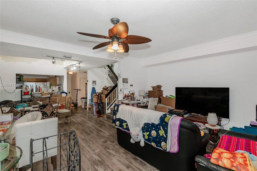 En Venta: $325,000 (2 camas, 2 baños, 1332 Pies cuadrados)