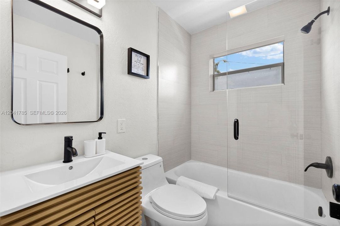 For Rent: $4,300 (4 beds, 3 baths, 1724 Square Feet)