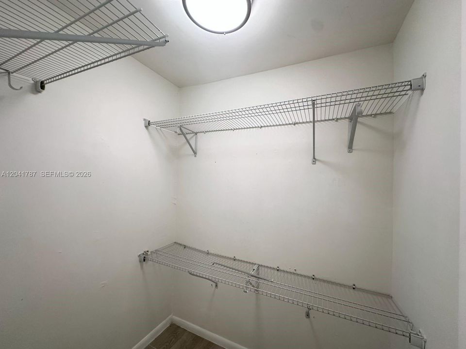 For Rent: $3,500 (4 beds, 2 baths, 1800 Square Feet)