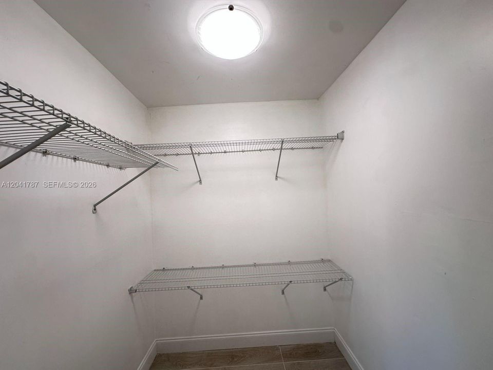 For Rent: $3,500 (4 beds, 2 baths, 1800 Square Feet)