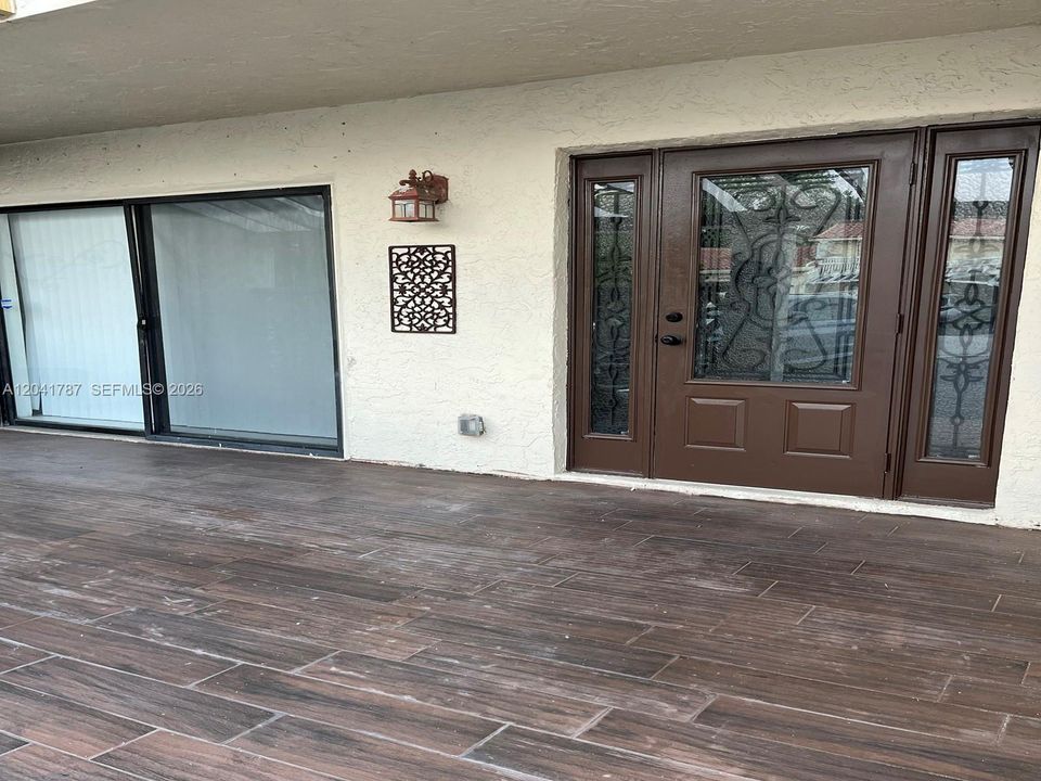 For Rent: $3,500 (4 beds, 2 baths, 1800 Square Feet)