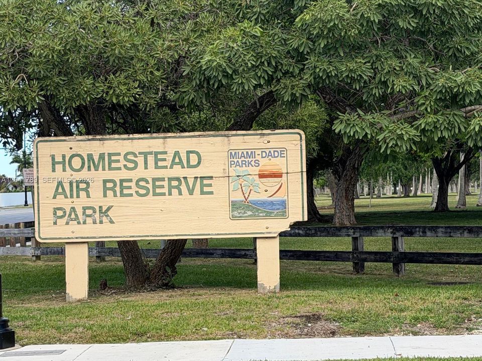 For Rent: $2,500 (3 beds, 2 baths, 1426 Square Feet)