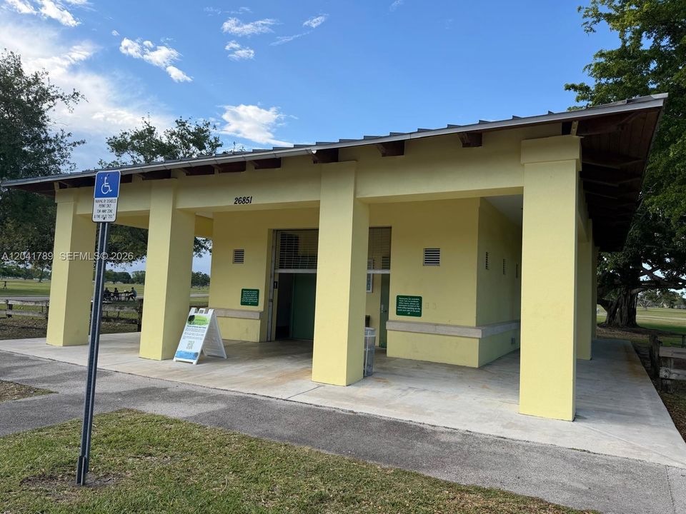 For Rent: $2,500 (3 beds, 2 baths, 1426 Square Feet)