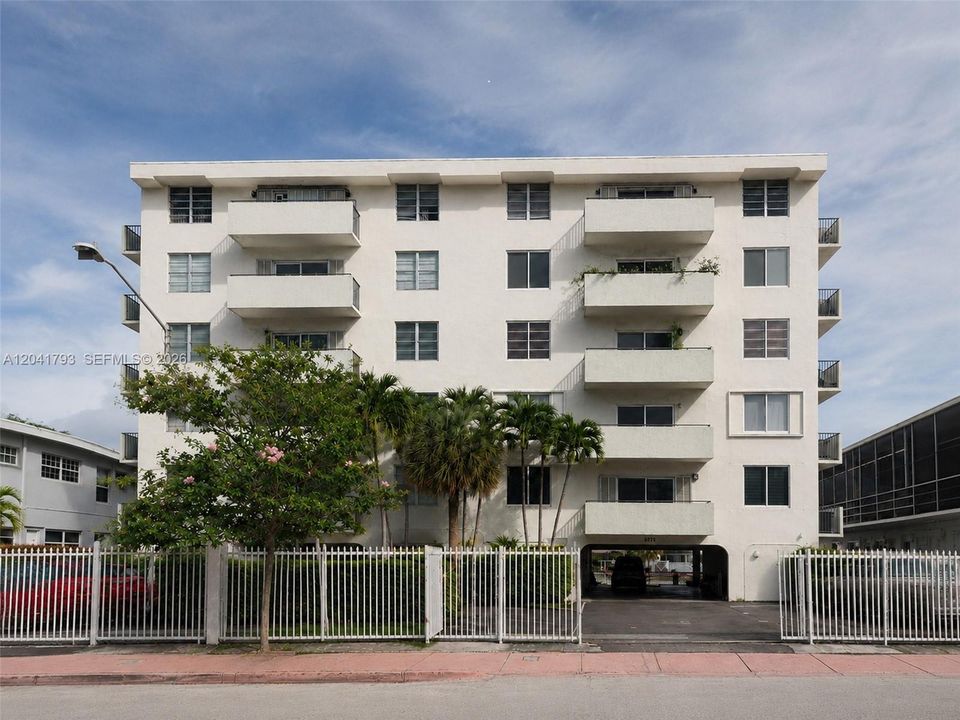 В аренду: $2,900 (2 спален, 2 ванн, 1086 Квадратных фут)