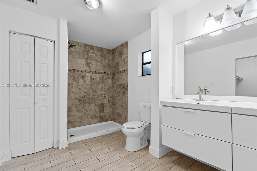 В аренду: $3,750 (3 спален, 2 ванн, 1656 Квадратных фут)