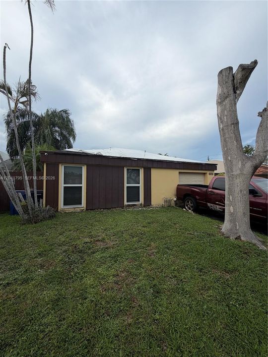For Sale: $530,000 (4 beds, 2 baths, 1809 Square Feet)