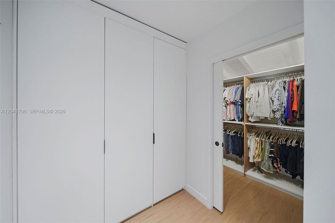 В аренду: $8,800 (3 спален, 3 ванн, 1577 Квадратных фут)