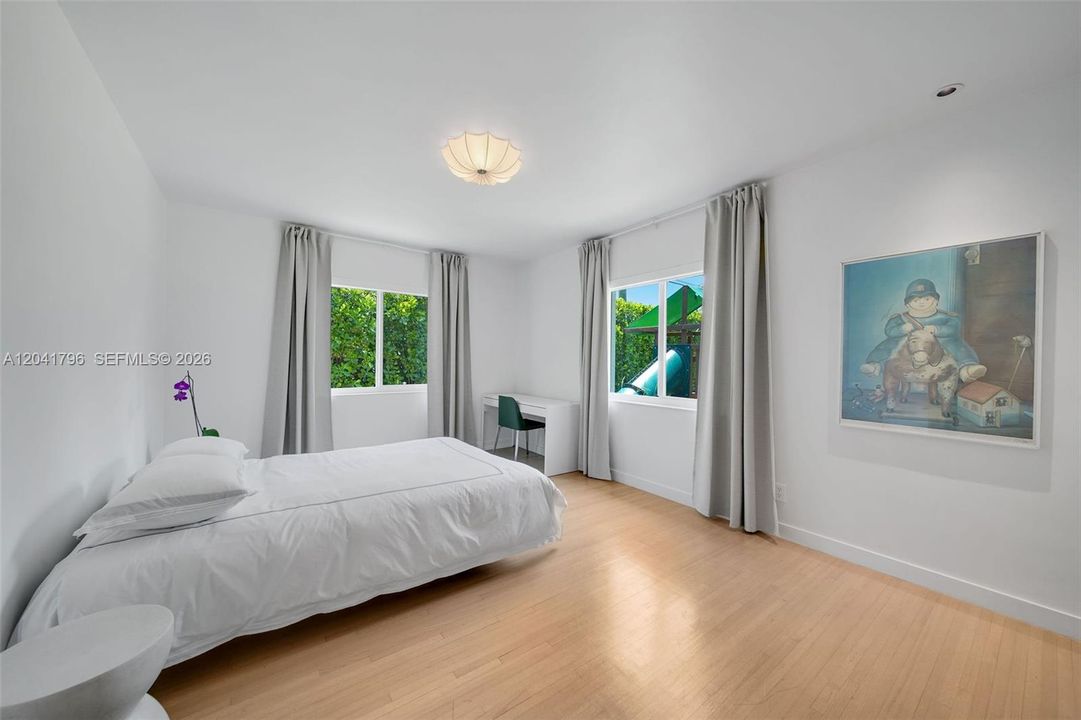 В аренду: $8,800 (3 спален, 3 ванн, 1577 Квадратных фут)