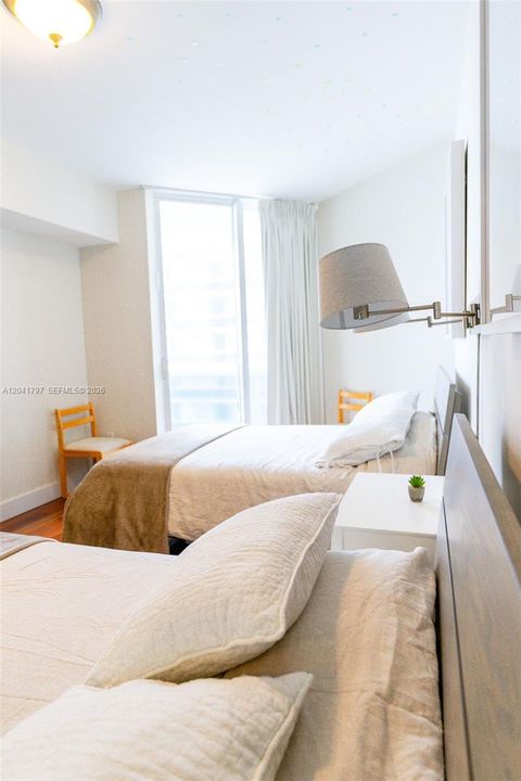 В аренду: $8,500 (2 спален, 2 ванн, 1740 Квадратных фут)