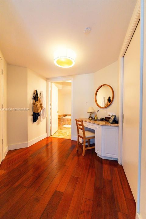 В аренду: $8,500 (2 спален, 2 ванн, 1740 Квадратных фут)