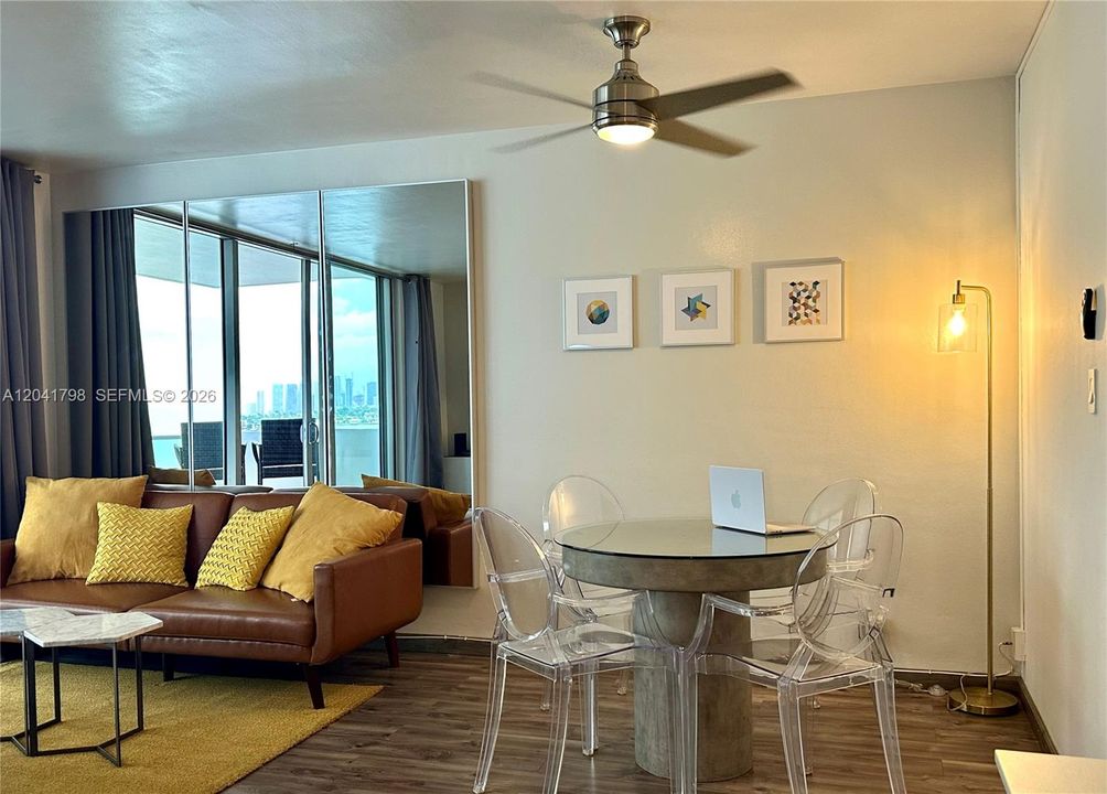 For Rent: $2,375 (0 beds, 1 baths, 552 Square Feet)