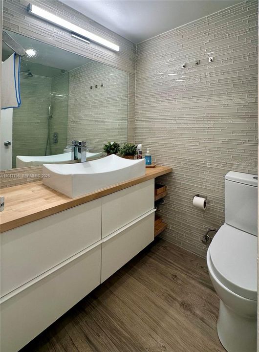 For Rent: $2,375 (0 beds, 1 baths, 552 Square Feet)