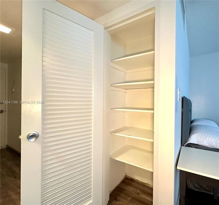 For Rent: $2,375 (0 beds, 1 baths, 552 Square Feet)