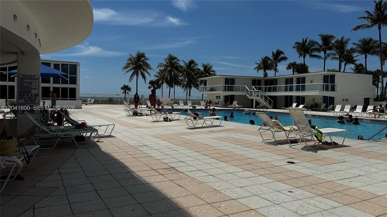 For Rent: $2,499 (1 beds, 1 baths, 430 Square Feet)