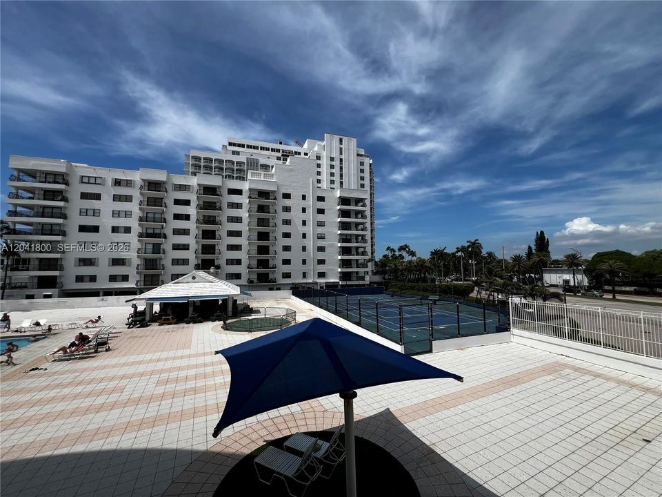 For Rent: $2,499 (1 beds, 1 baths, 430 Square Feet)
