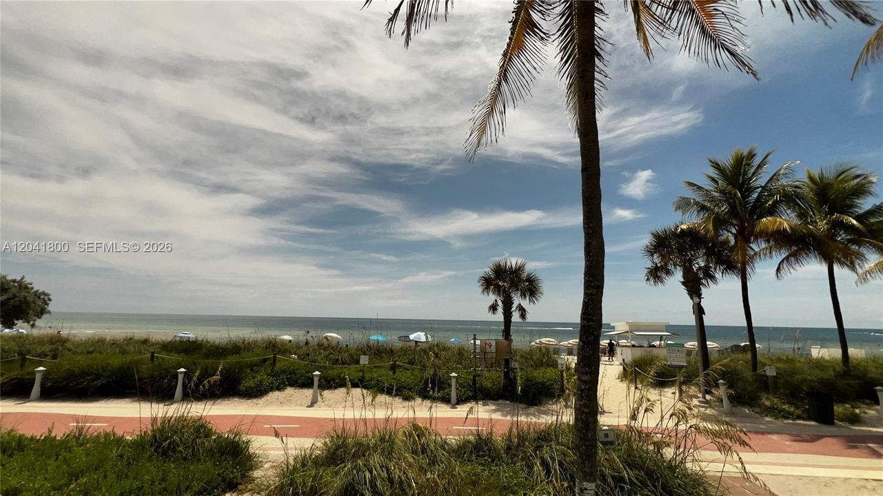 For Rent: $2,499 (1 beds, 1 baths, 430 Square Feet)