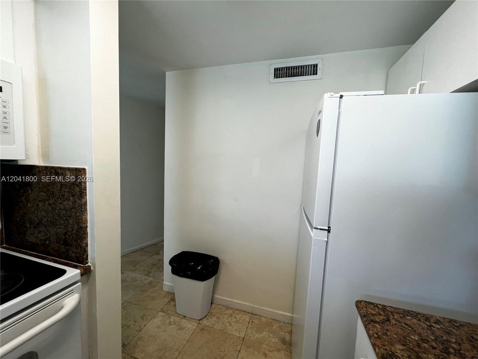 For Rent: $2,499 (1 beds, 1 baths, 430 Square Feet)
