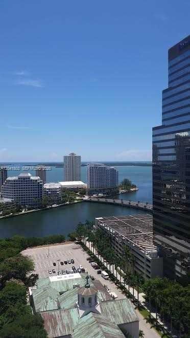 For Rent: $3,300 (1 beds, 1 baths, 738 Square Feet)