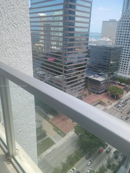 For Rent: $3,300 (1 beds, 1 baths, 738 Square Feet)