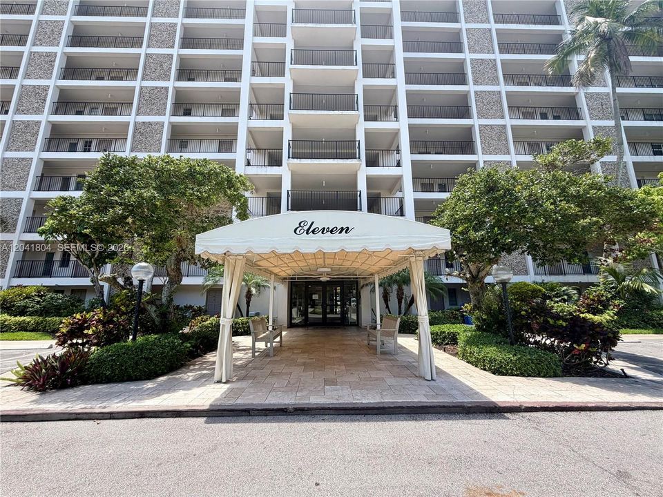 For Sale: $284,500 (3 beds, 2 baths, 1390 Square Feet)