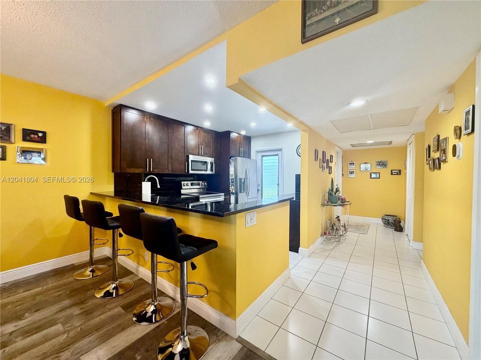 For Sale: $284,500 (3 beds, 2 baths, 1390 Square Feet)