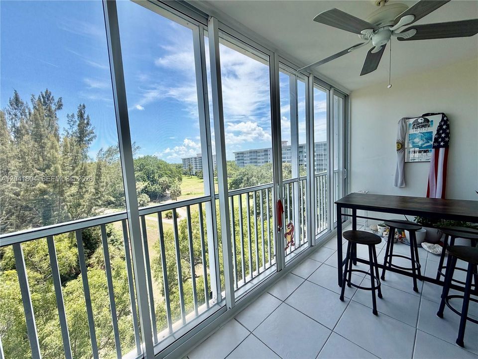 For Sale: $284,500 (3 beds, 2 baths, 1390 Square Feet)