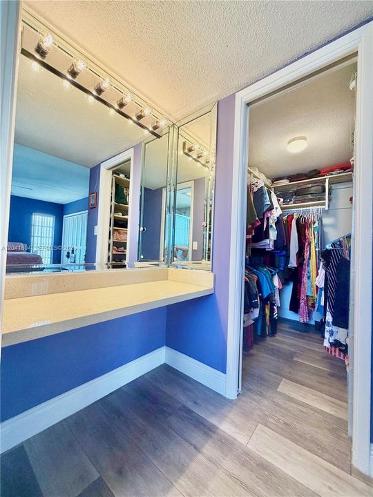 For Sale: $284,500 (3 beds, 2 baths, 1390 Square Feet)