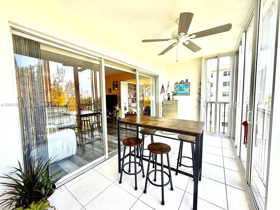 For Sale: $284,500 (3 beds, 2 baths, 1390 Square Feet)