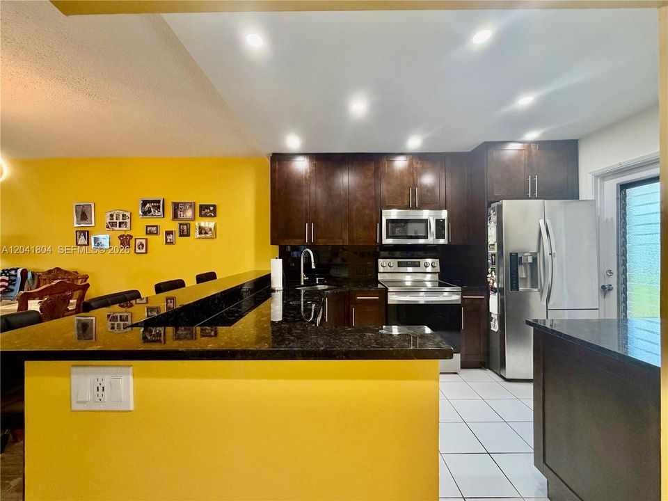 For Sale: $284,500 (3 beds, 2 baths, 1390 Square Feet)