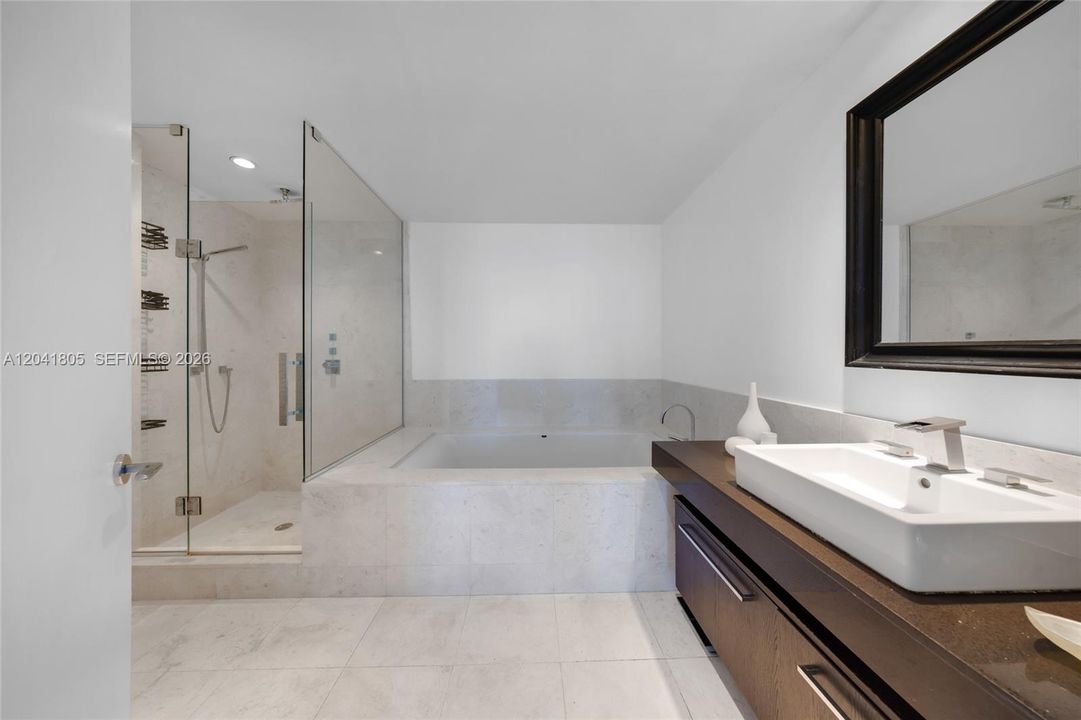 В аренду: $6,200 (1 спален, 1 ванн, 858 Квадратных фут)