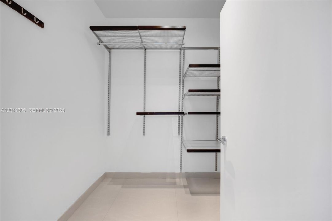 В аренду: $6,200 (1 спален, 1 ванн, 858 Квадратных фут)