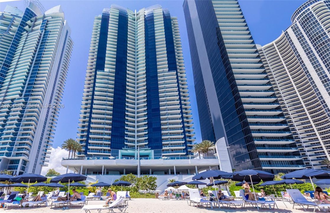 В аренду: $6,200 (1 спален, 1 ванн, 858 Квадратных фут)