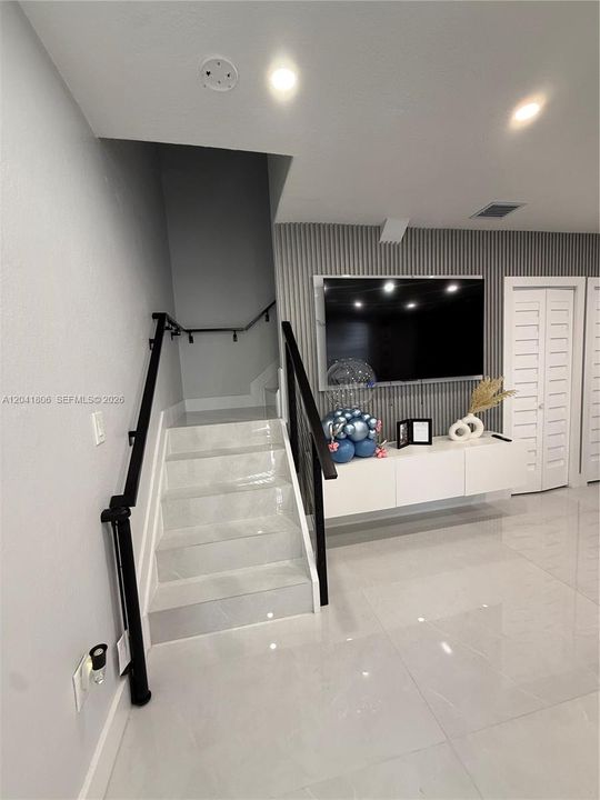En Venta: $515,000 (4 camas, 3 baños, 1464 Pies cuadrados)