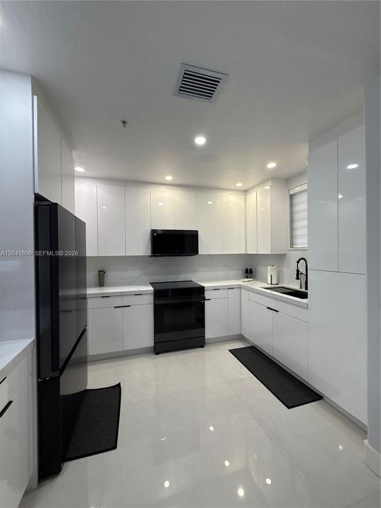 En Venta: $515,000 (4 camas, 3 baños, 1464 Pies cuadrados)