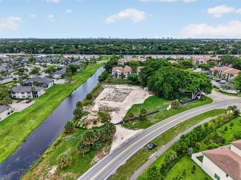 For Sale: $3,200,000 (1.27 acres)